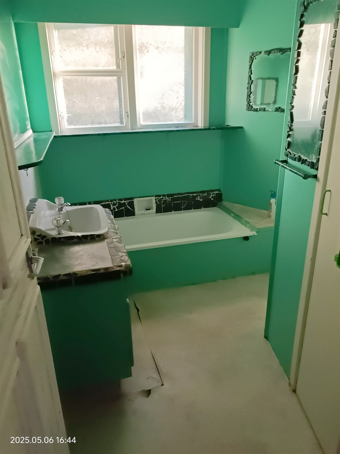Bathroom before the Newlands renovation